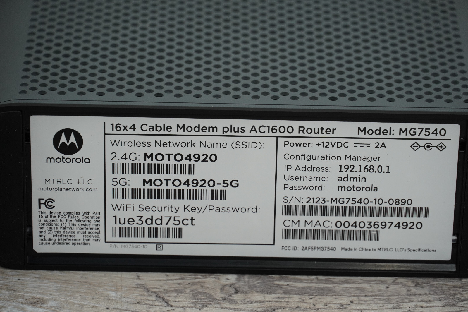Motorola MG7540-10R (Refurbished) 16×4 686Mbps Cable Modem + AC1600 DOCSIS 3.0