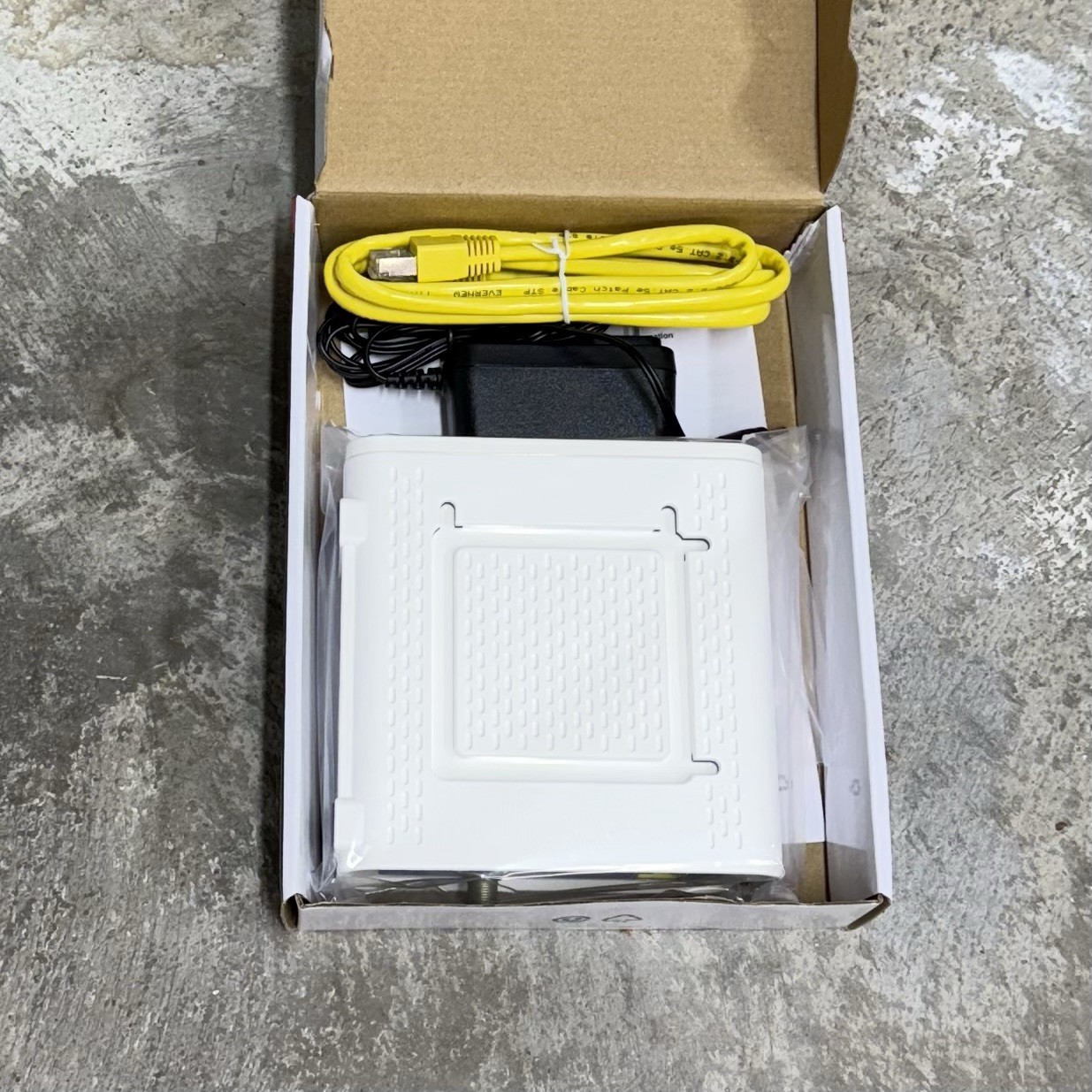 ARRIS SURFboard SB6190 DOCSIS 3.0 32×8 Gigabit Cable Modem 1 Gbps Open Box