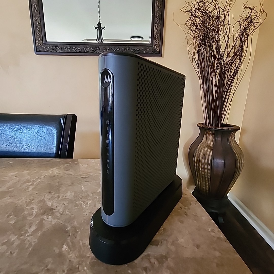 Motorola MT7711 24X8 Cable Modem/Router with Two Phone Ports, DOCSIS 3.0 Modem.