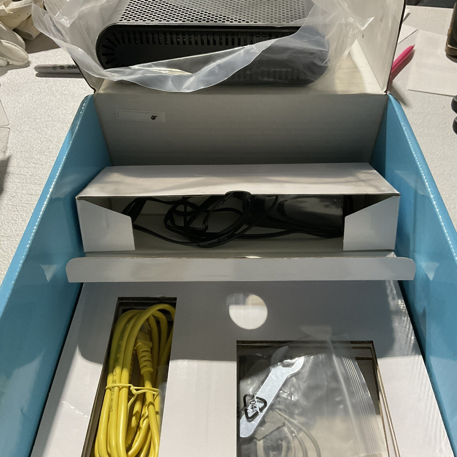 New Motorola MT7711 Dual Band AC1900 Cable Modem and Wi-Fi Gigabit Router