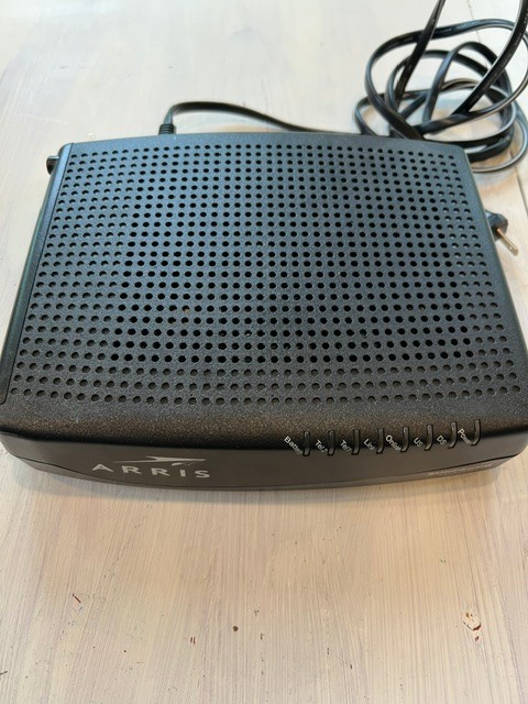 ARRIS SURFboard TM822R Docsis 3.0 Voice Cable Modem