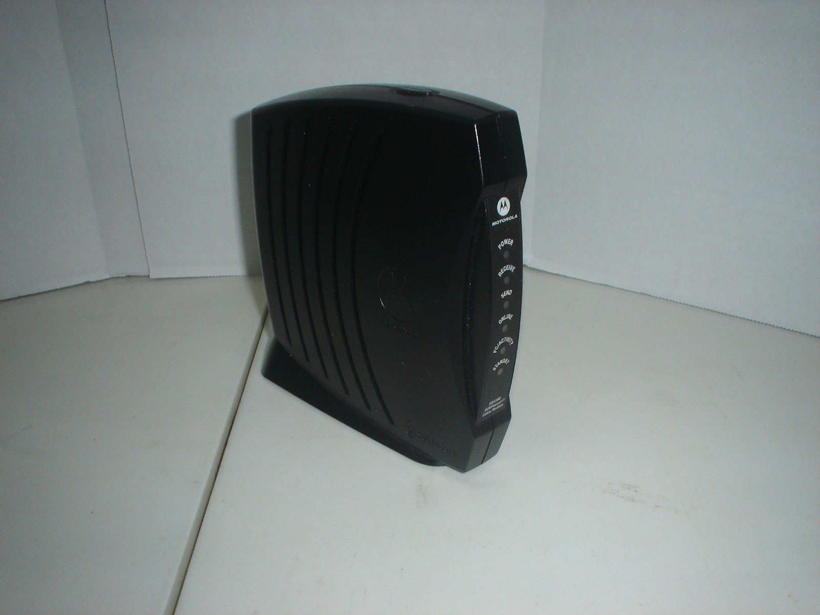 Motorola SURFboard SB5100 (501209-001-00) 38.91 Mbps – Untested