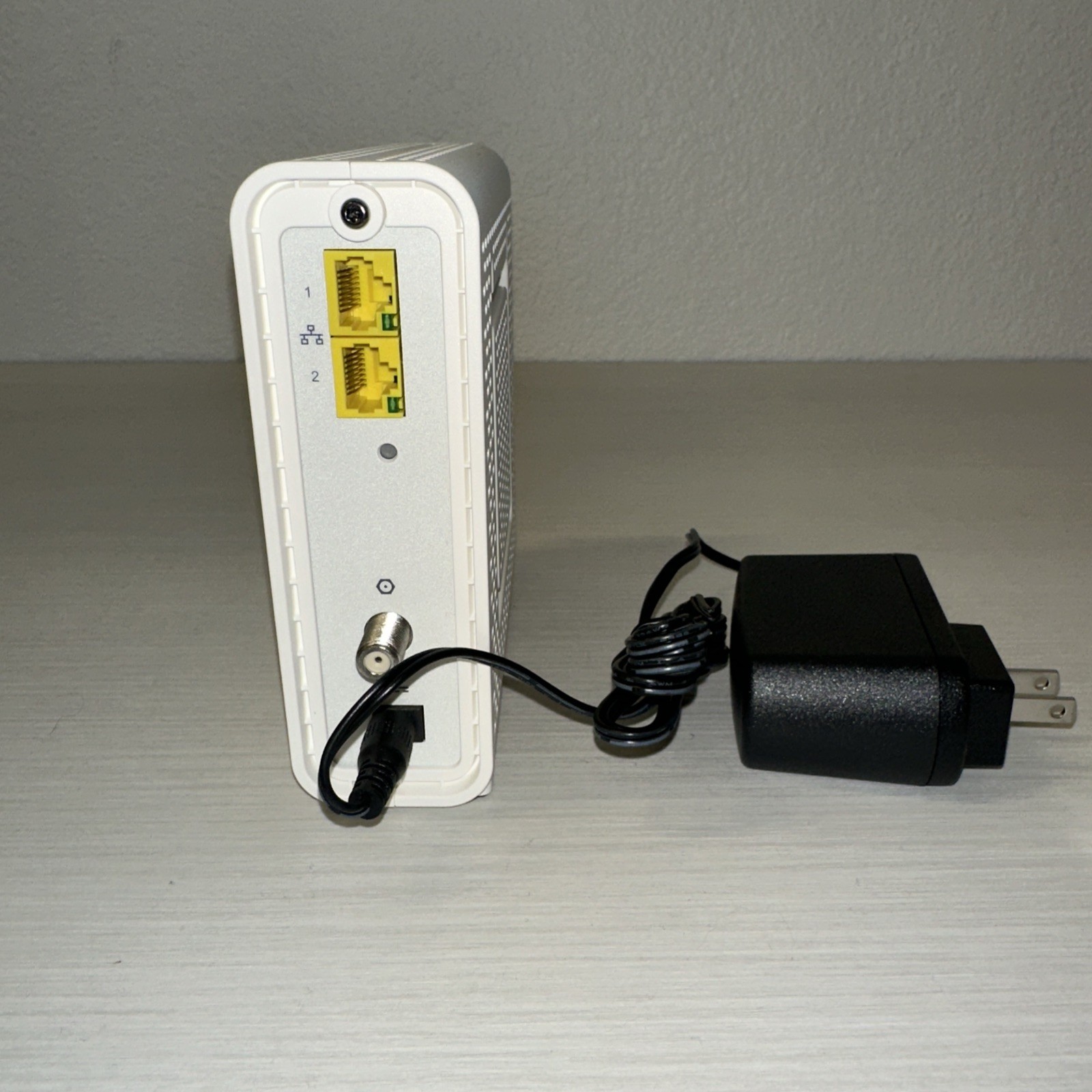 ARRIS SURFboard SB8200 DOCSIS 3.1 Cable Modem – White – Xfinity Spectrum and Mor