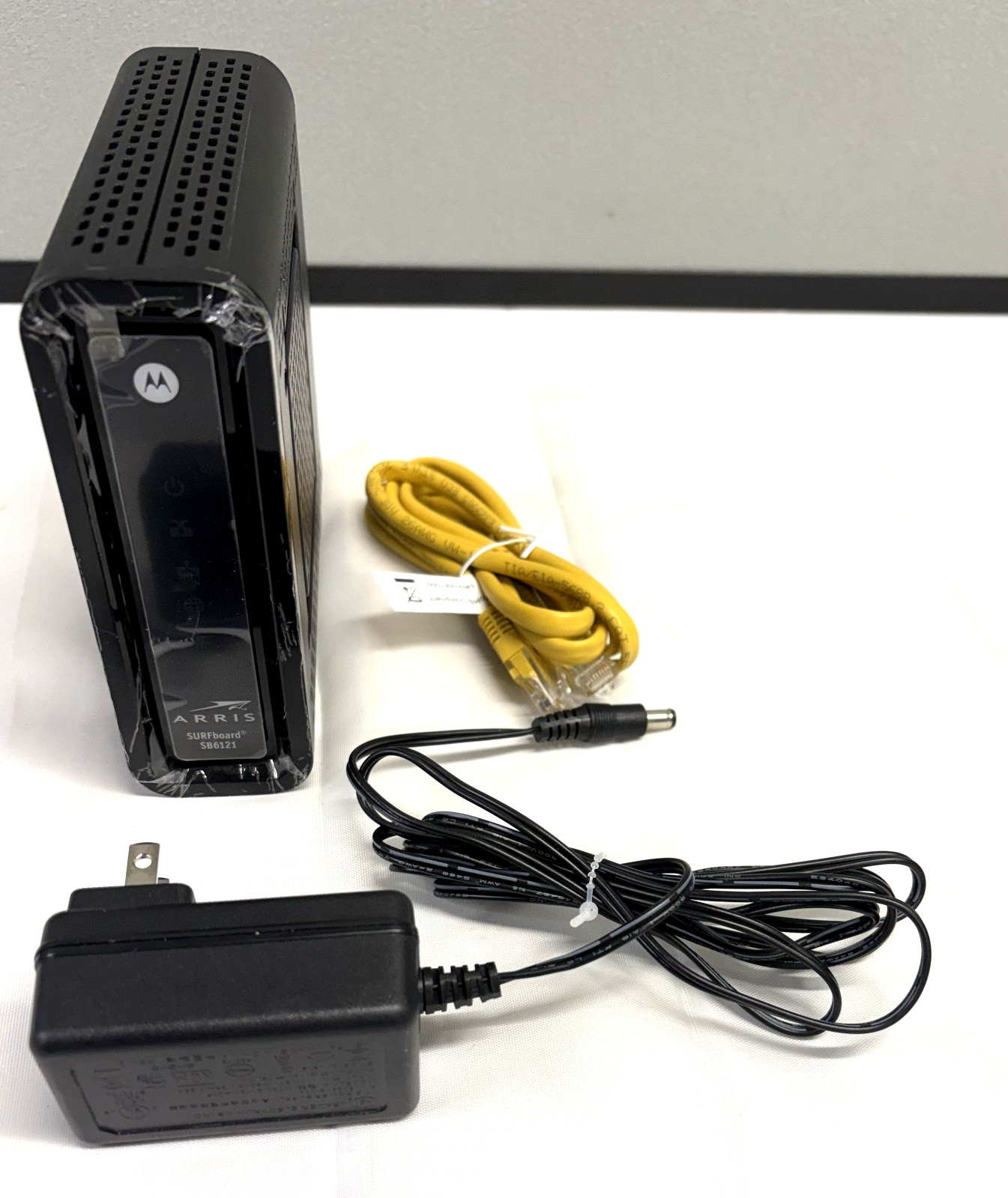 Motorola SURFboard SB6121 (575319-019-00) 199.68 Mbps