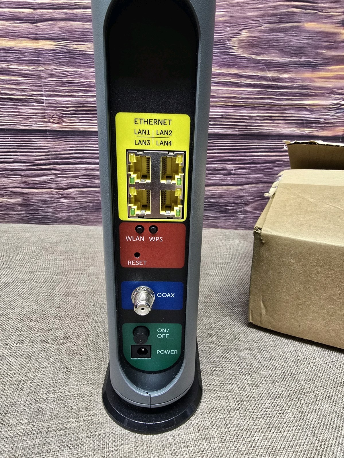Motorola MG7540-10R (Refurbished) 16×4 686Mbps Cable Modem + AC1600 DOCSIS 3.0