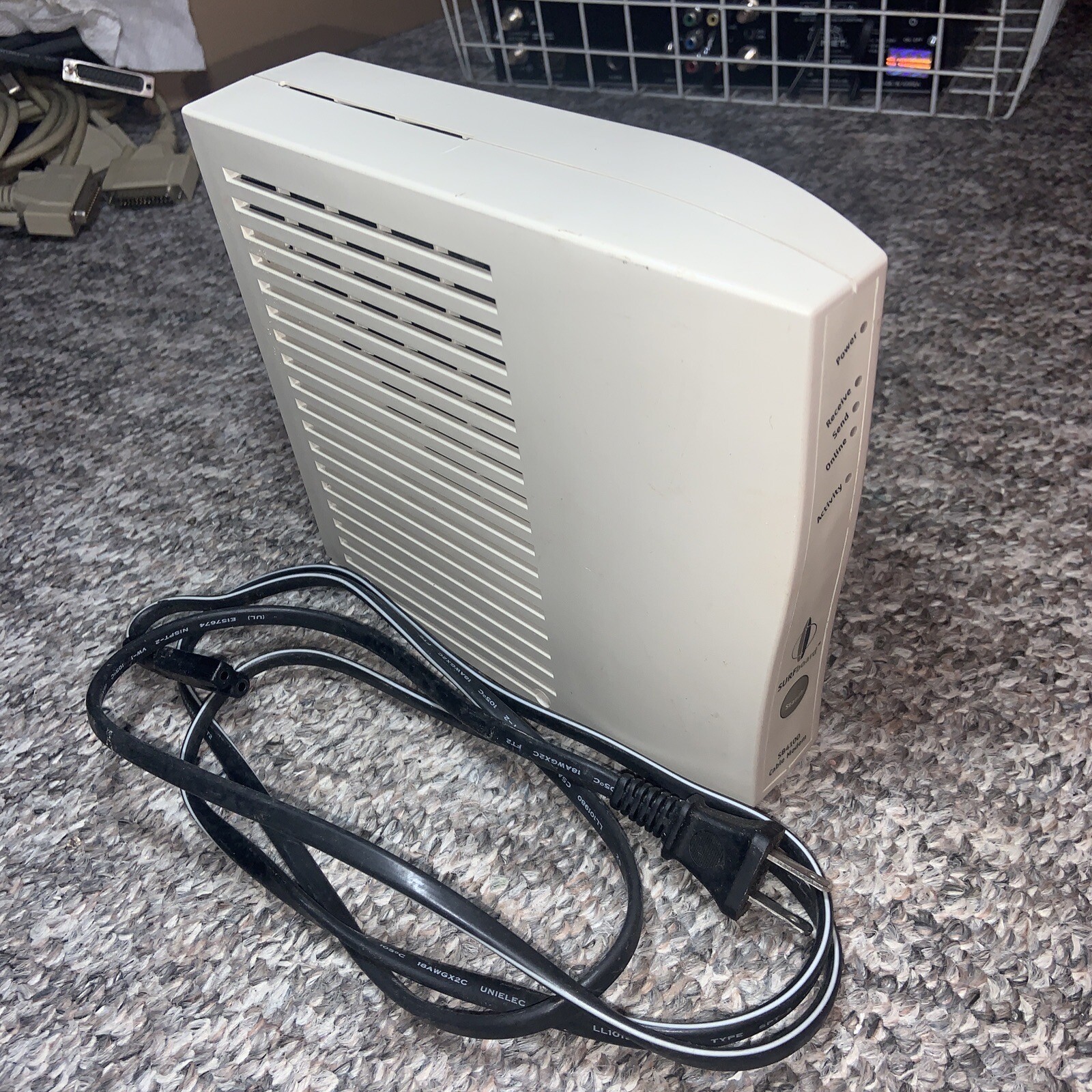 Motorola SURFboard SB4100 (SB4100) 38 Mbps modem With Wire