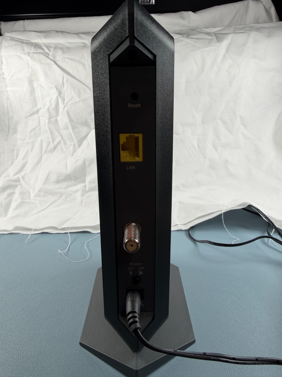 NETGEAR Nighthawk CM1000 DOCSIS 3.1 Cable Modem – Powers on – Untested – VIDEO
