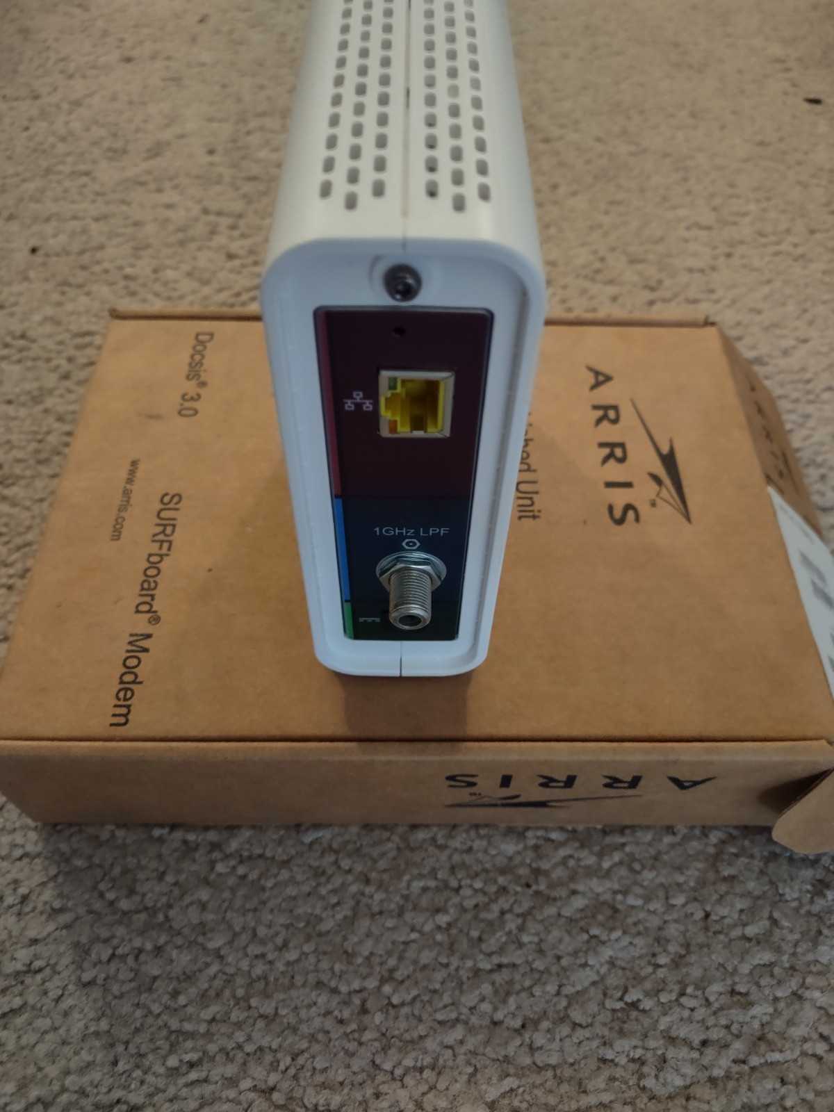 ARRIS SURFboard SB6190 Cable Modem DOCSIS 3.0 1.4Gbps 1-Port White