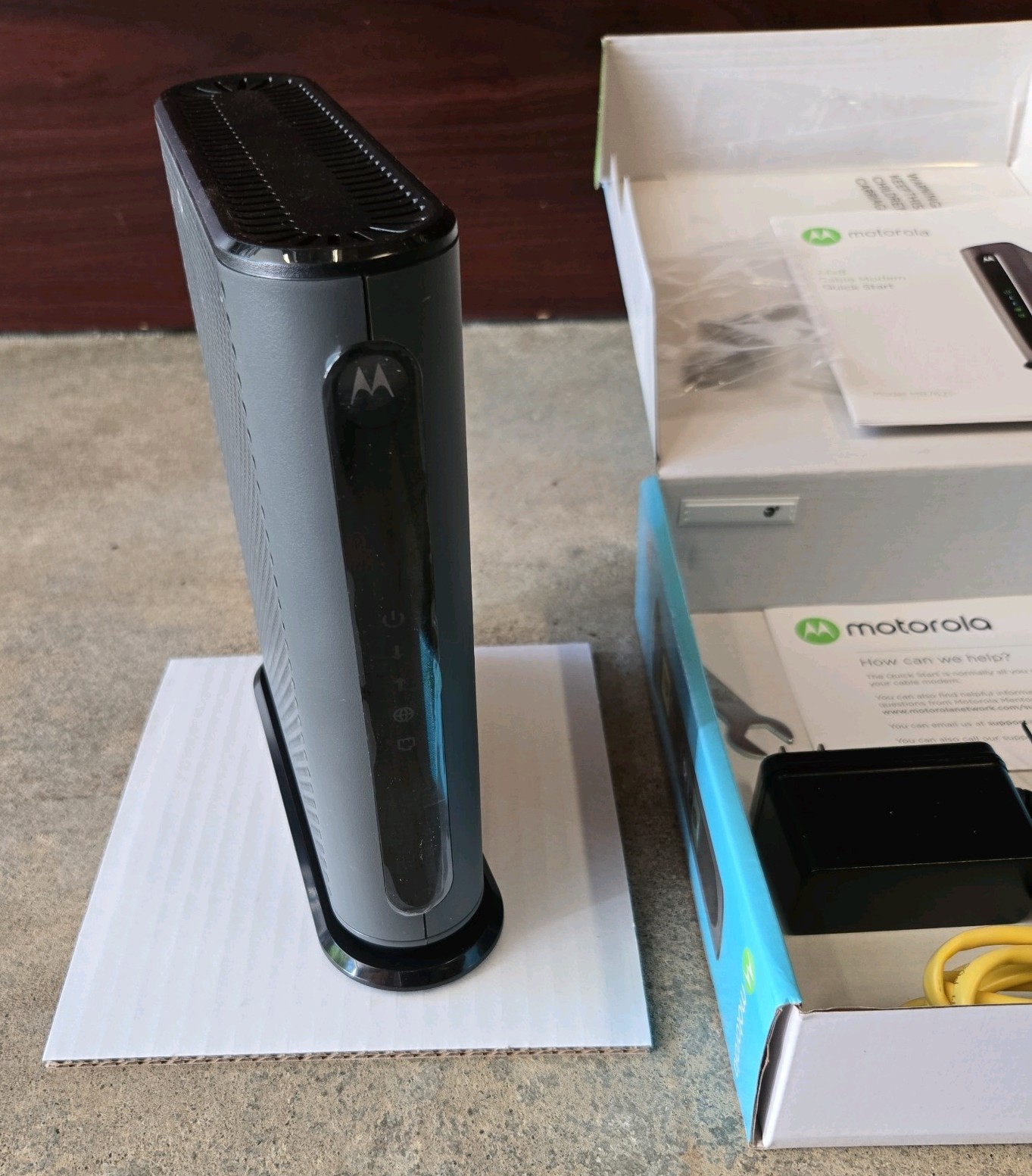 Motorola MB7621 24×8 DOCSIS 3.0 High Speed cable Modem Used w/ power adaptor