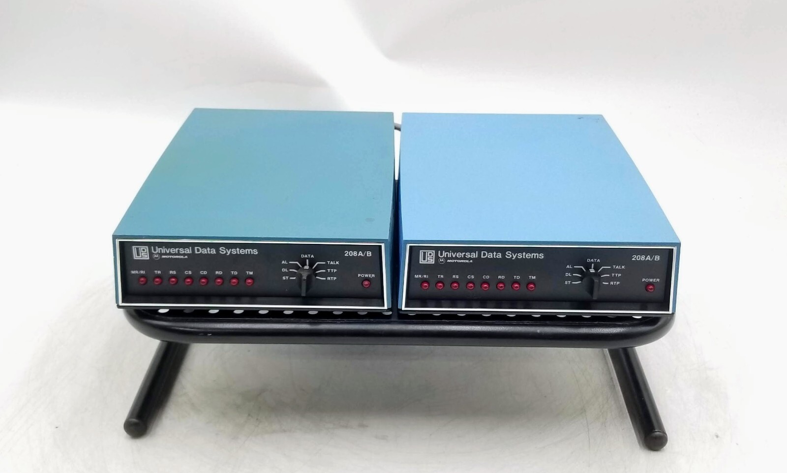 LOT OF 2 MOTOROLA 208 A/B MB UDS UNIVERSAL DATA SYSTEMS