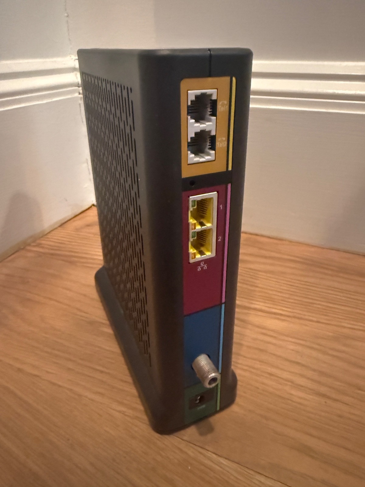 ARRIS T25 Cable Modem Fast DOCSIS 3.1 Gigabit Cable Modem