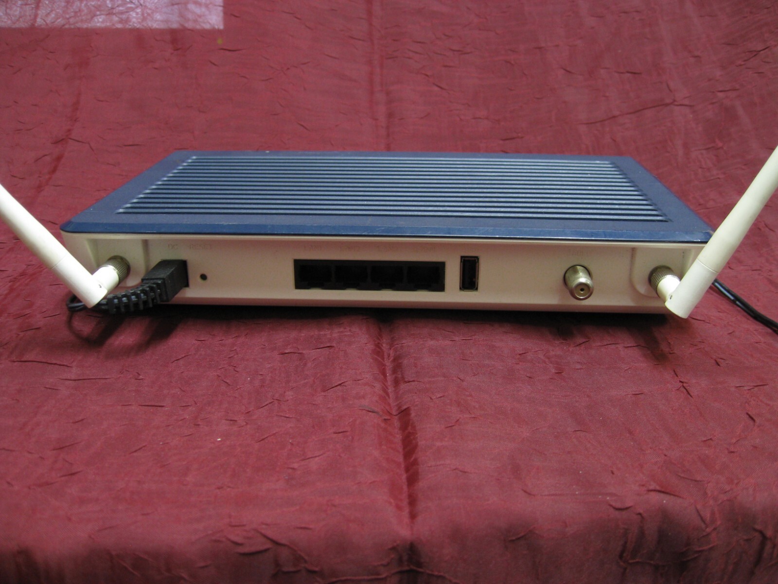 UBEE DDW3610 Dual-Stream N Wireless Cable Modem With Ethernet & Power Cord