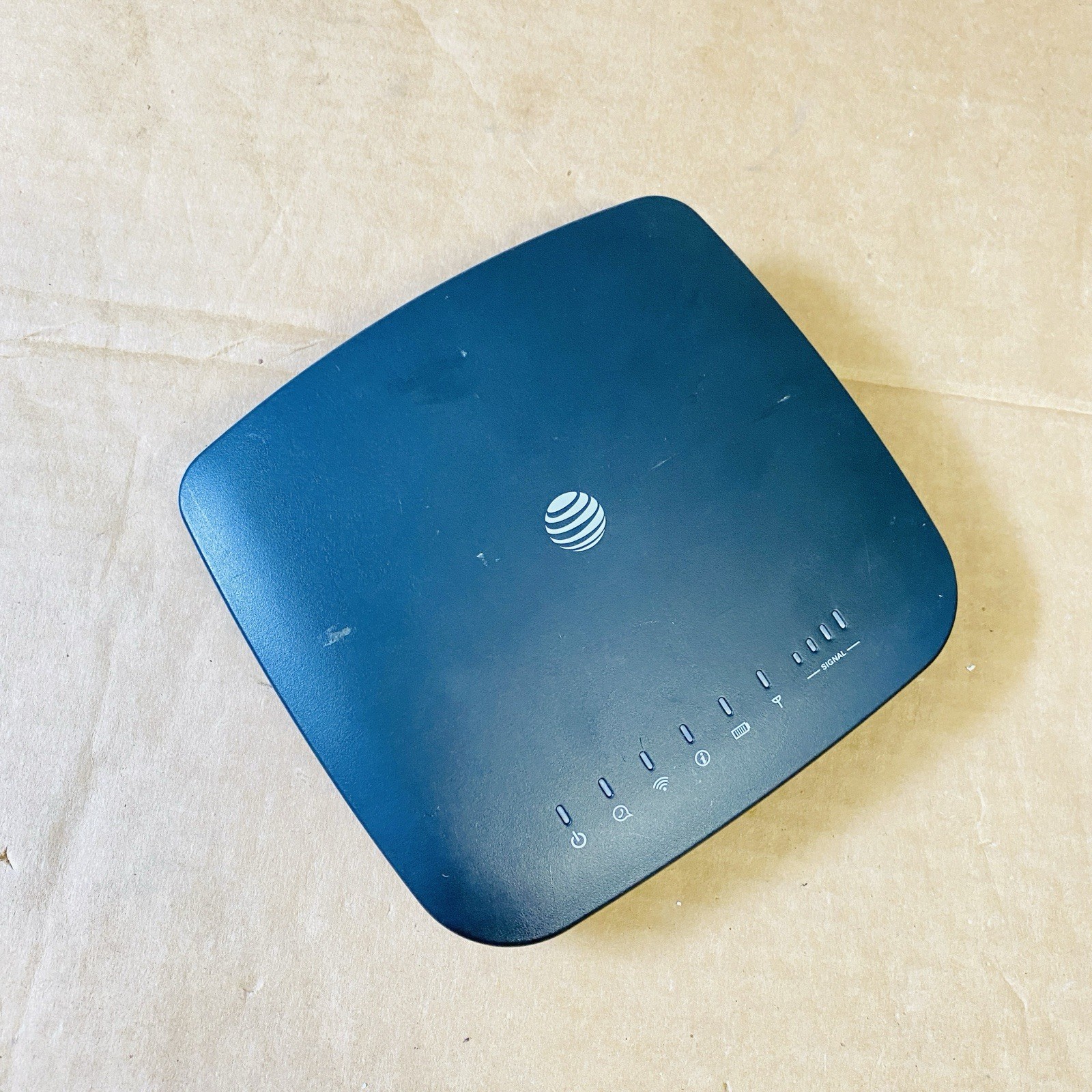 ATT Wireless Internet Modem IFWA-40 Hotspot Black (AT&T) With Charger AC Adapter