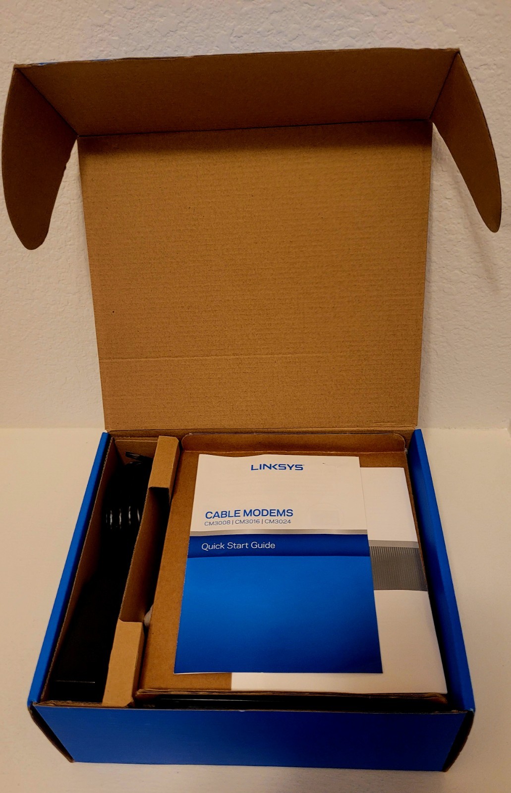 Linksys Cable Modem CM3016, Intel 16×4 DOCSIS 3.0 Up to 686 Mbps in Black