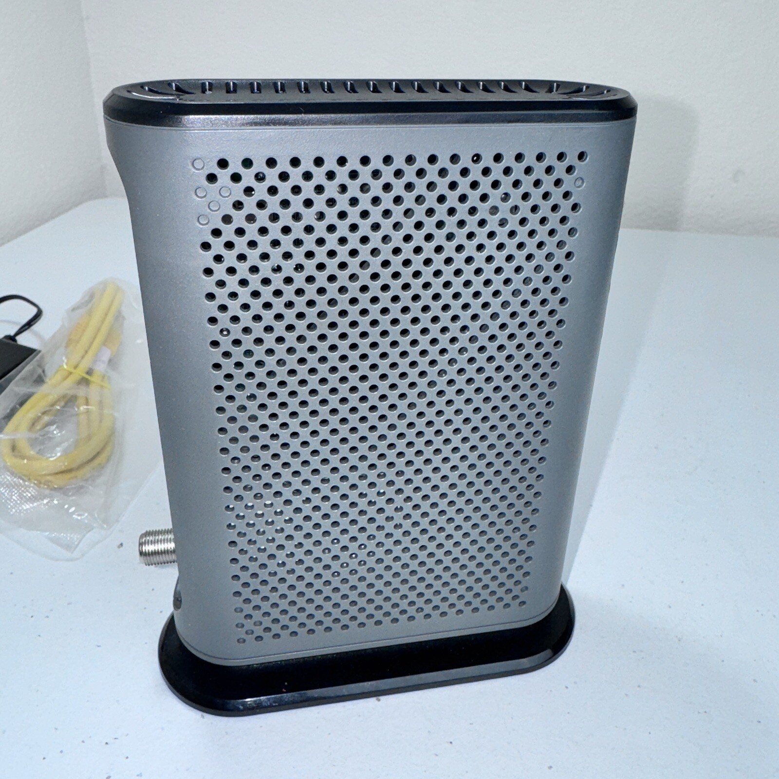 Motorola MB7420 16×4 D3.0 cable modem w/ Ethernet Cable Missing Power Supply