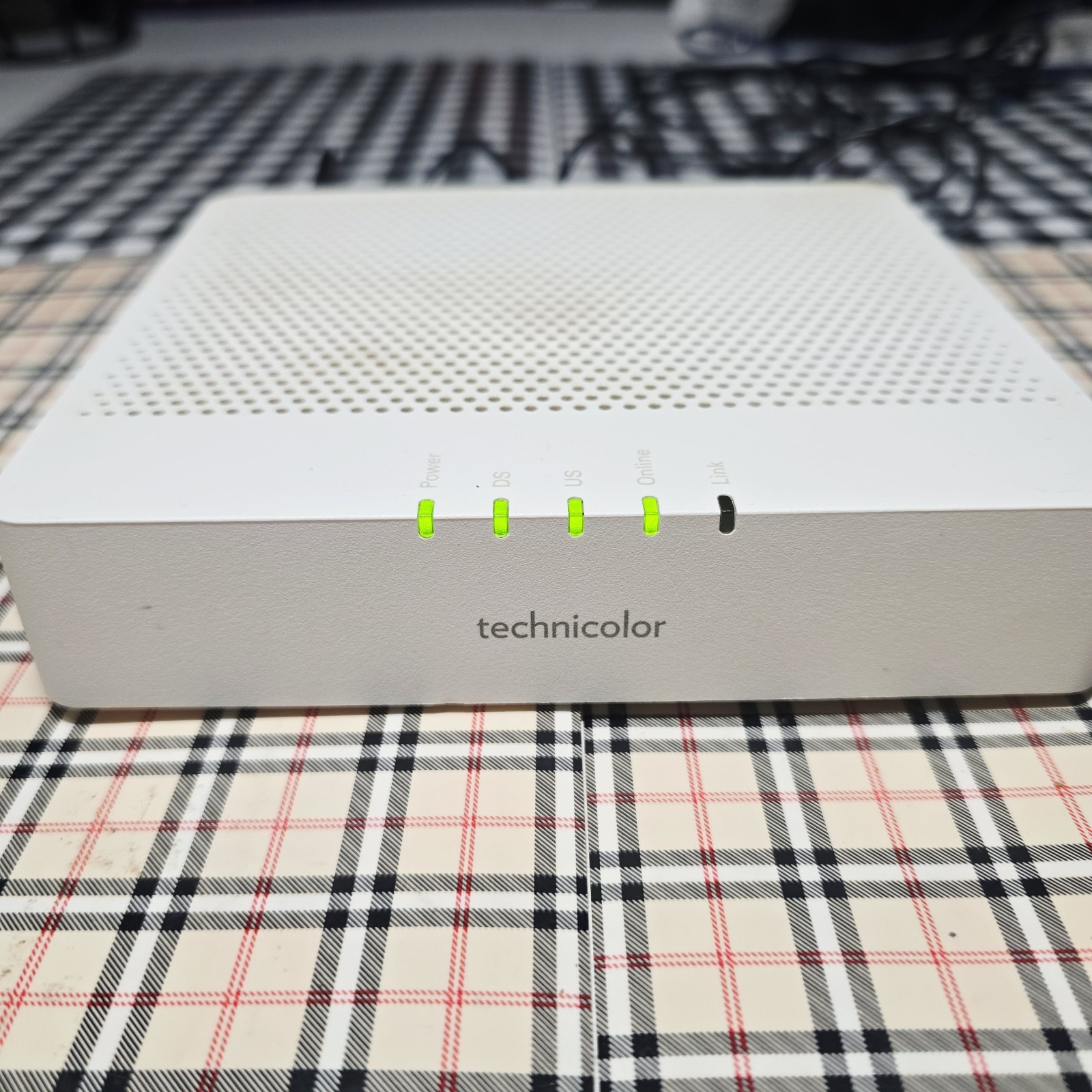 TECHNICOLOR TC4400-AM Ultra Broadband Cable Modem w/ Power Cord