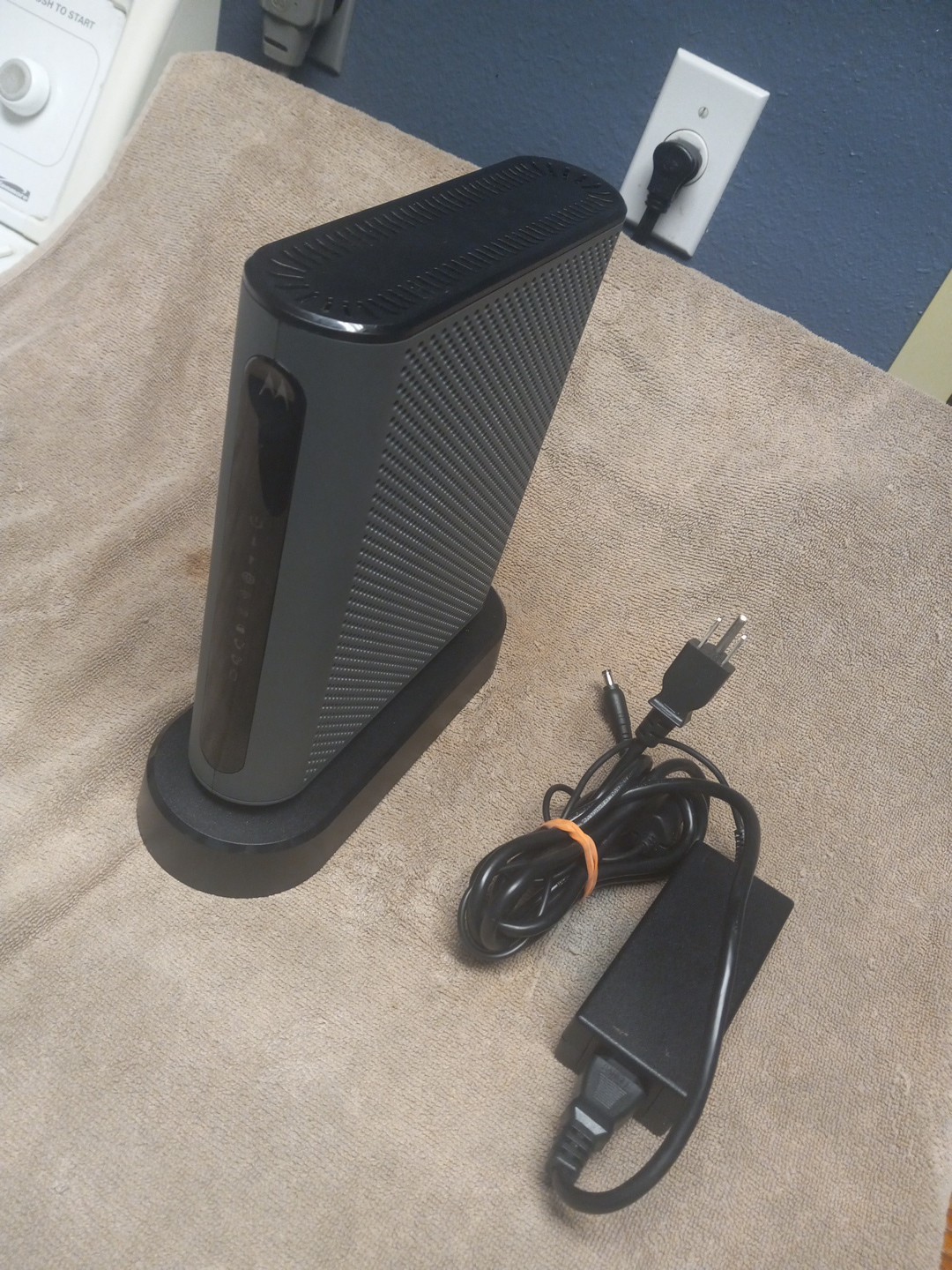 Motorola MT7711 Dual Band AC1900 Cable Modem and Wi-Fi Gigabit Router
