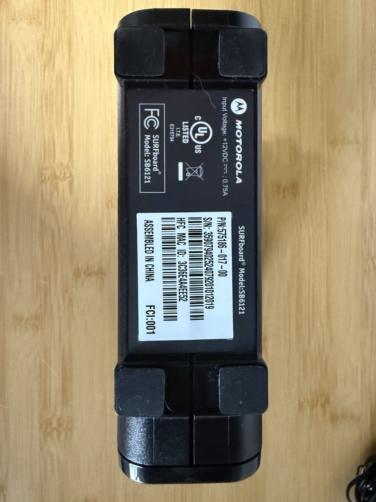 Arris Surfboard Model SB6121 Black Cable Modem with CAT5e and Coax cables etc