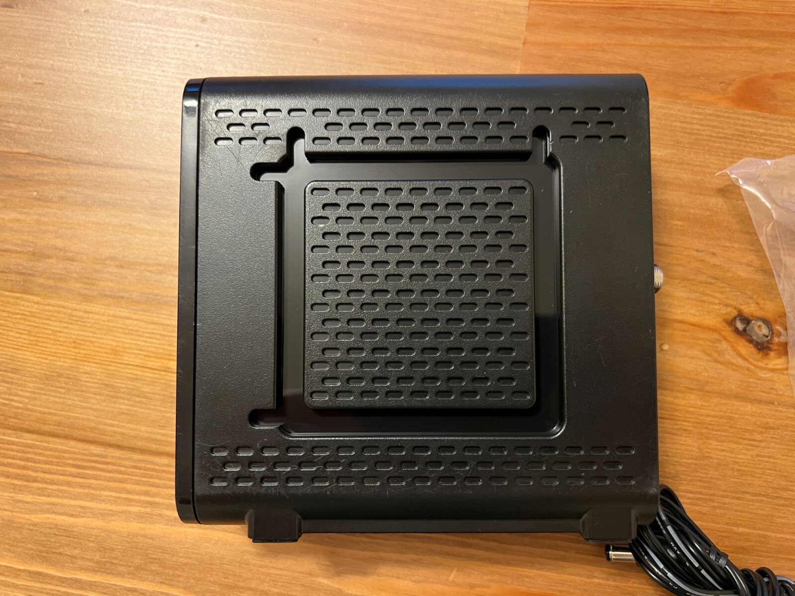 Motorola ARRIS SB6121 SURFboard Cable Modem.