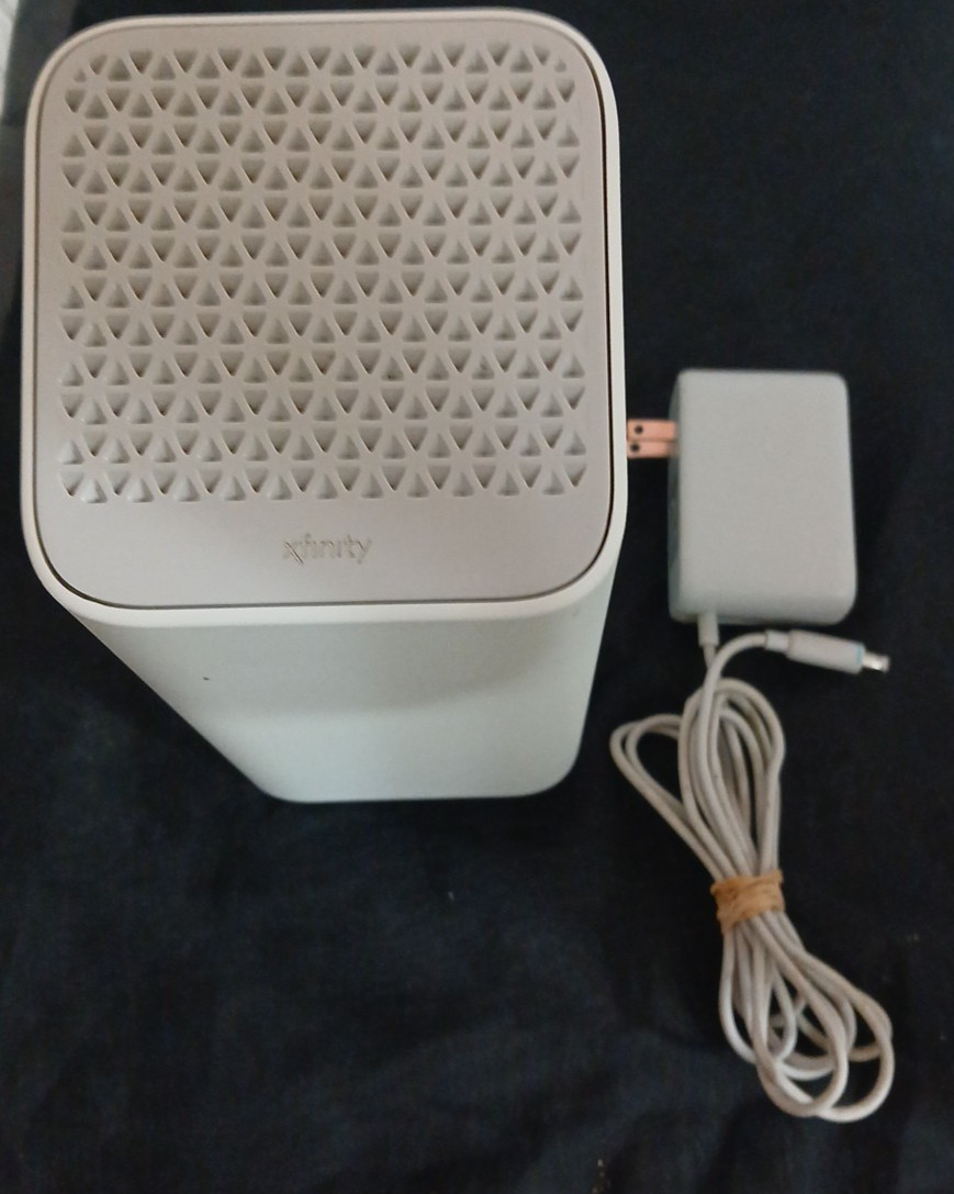 Comcast Xfinity XB7-T GIGABIT Modem WiFi Router W OEM Power Adapter Tested