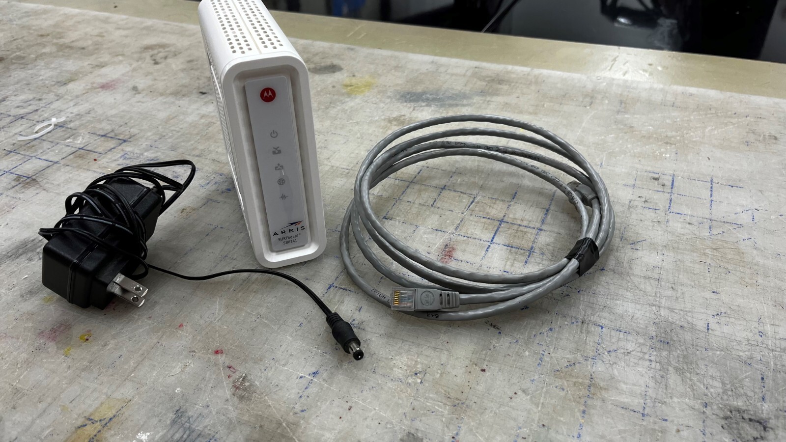 ARRIS SURFboard SB6141 Motorola Surf Board Modem W/Power Cable and 7′ CAT5 Cable
