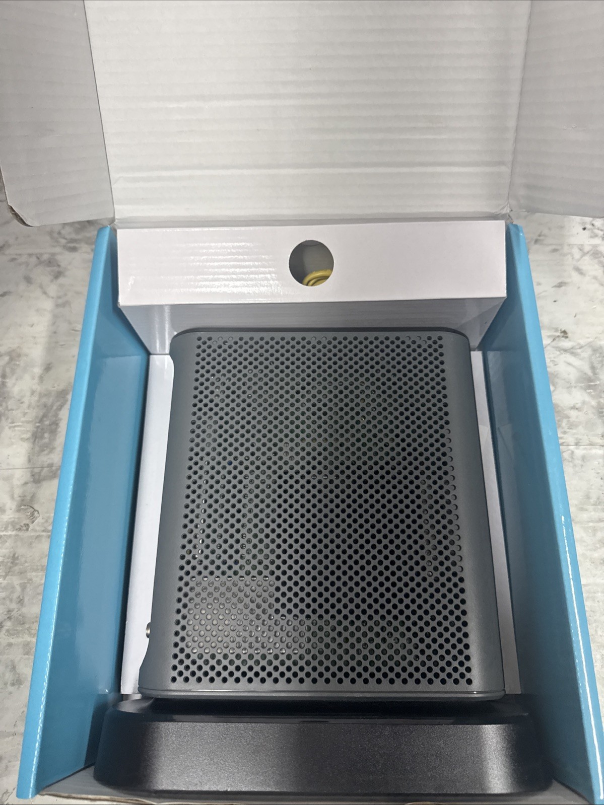 Motorola MT7711 24X8 Cable Modem/Router with Two Phone Ports, DOCSIS 3.0 Modem