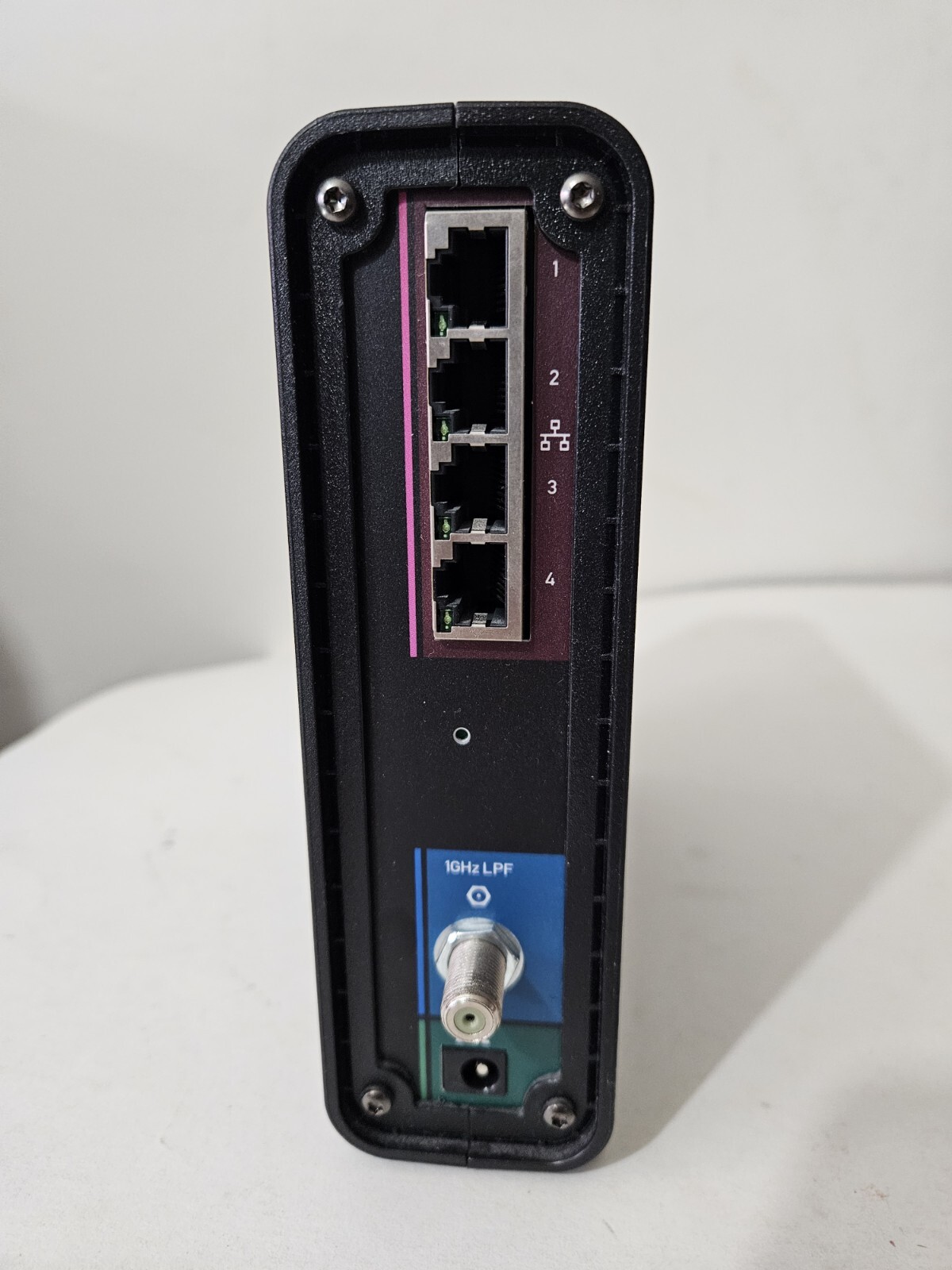 Motorola SBG6580-G228 SURFboard Black 4 LAN3.0 Wi-Fi Modem/Router