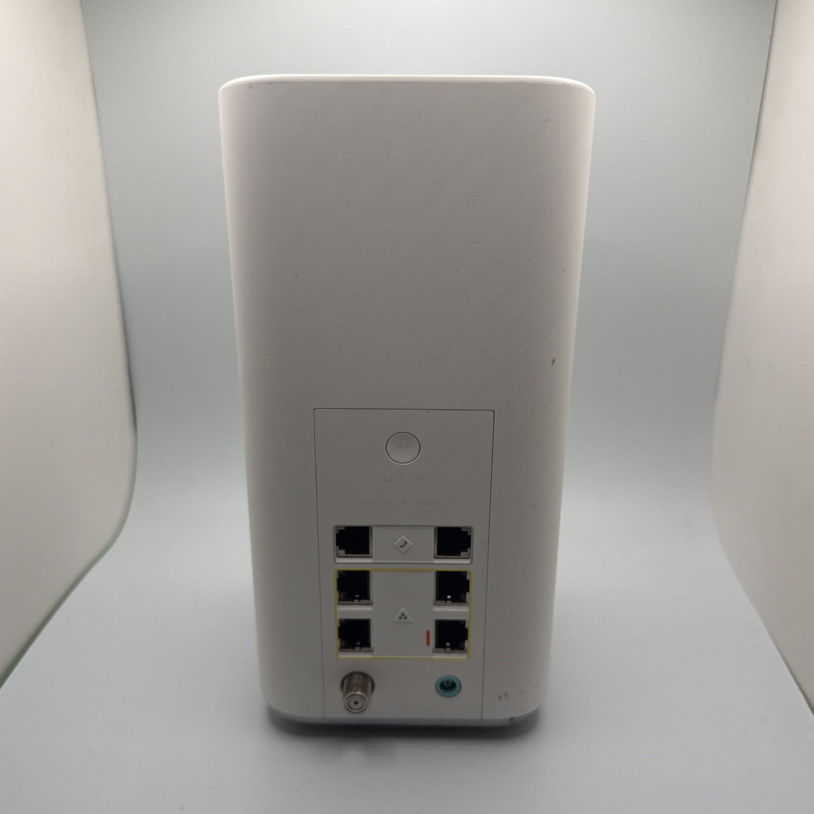 Comcast Xfinity XFSetup-AEB2 Modem Router White With Cord CGM4331COM