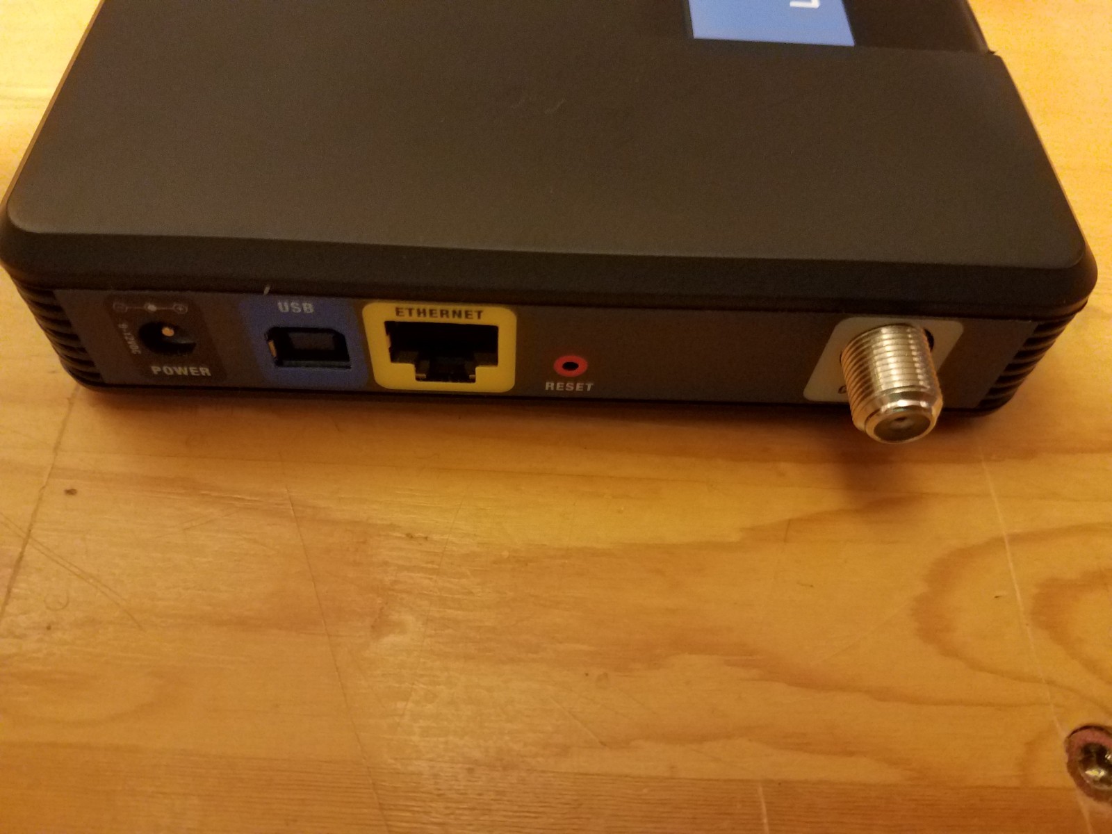 Cisco Linksys CM100 Cable Modem with USB and Ethernet Connection