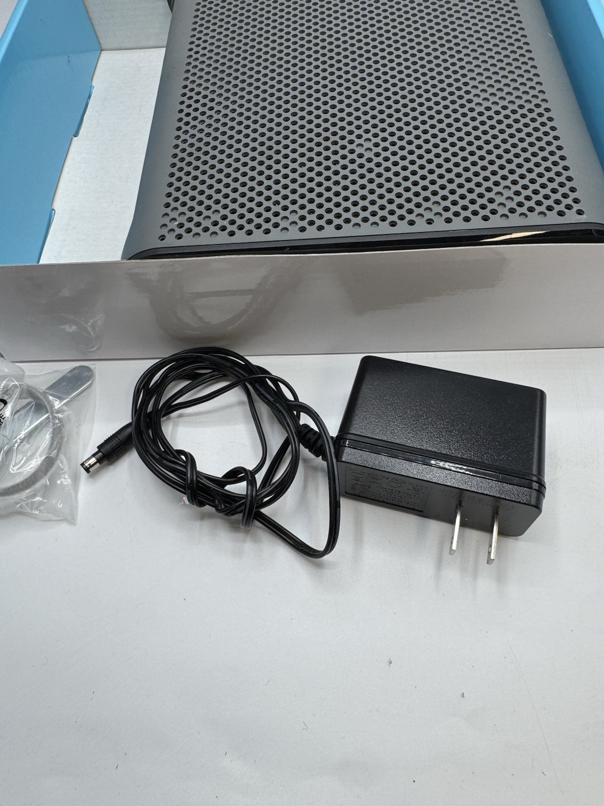 Motorola MG7540 16×4 DOCSIS 3.0 Cable Modem Plus AC1600 WiFi Router