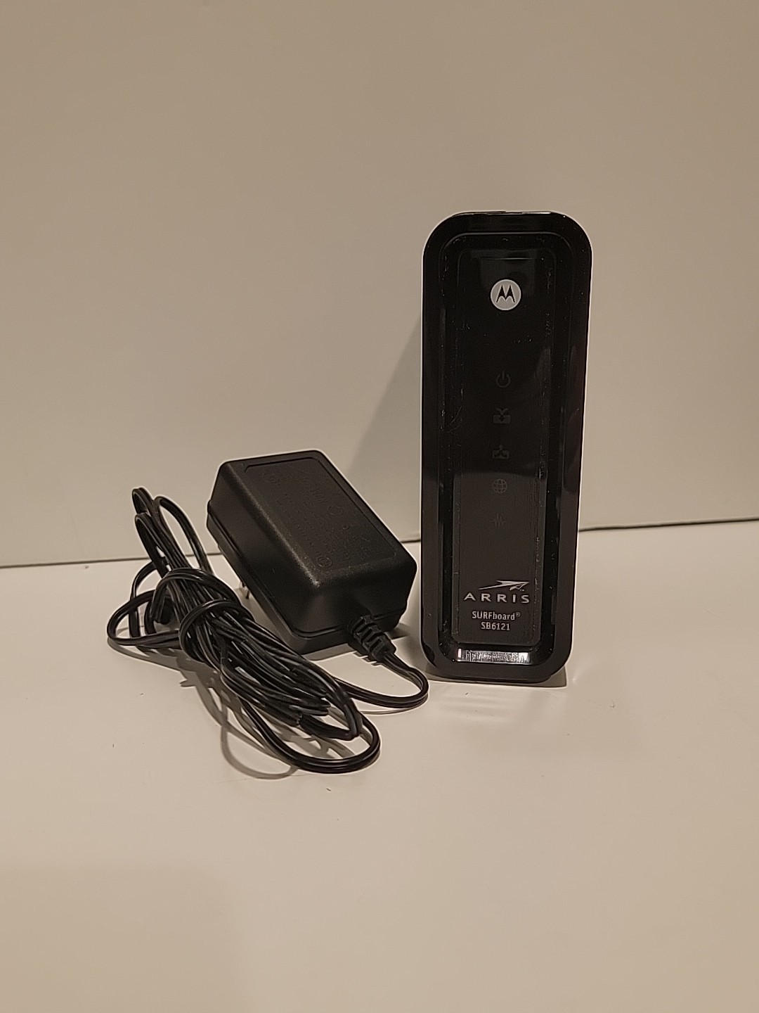 Arris Surfboard SB6121 Cable Modem High Speed Internet DOCSIS 3.0 Black