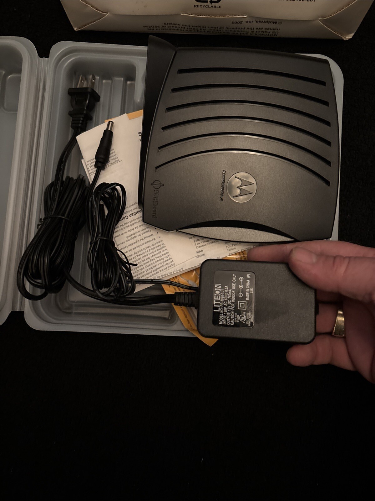 Motorola SB5120 SurfBoard Cable Modem – Working – VG Condition – Fast Shipping !