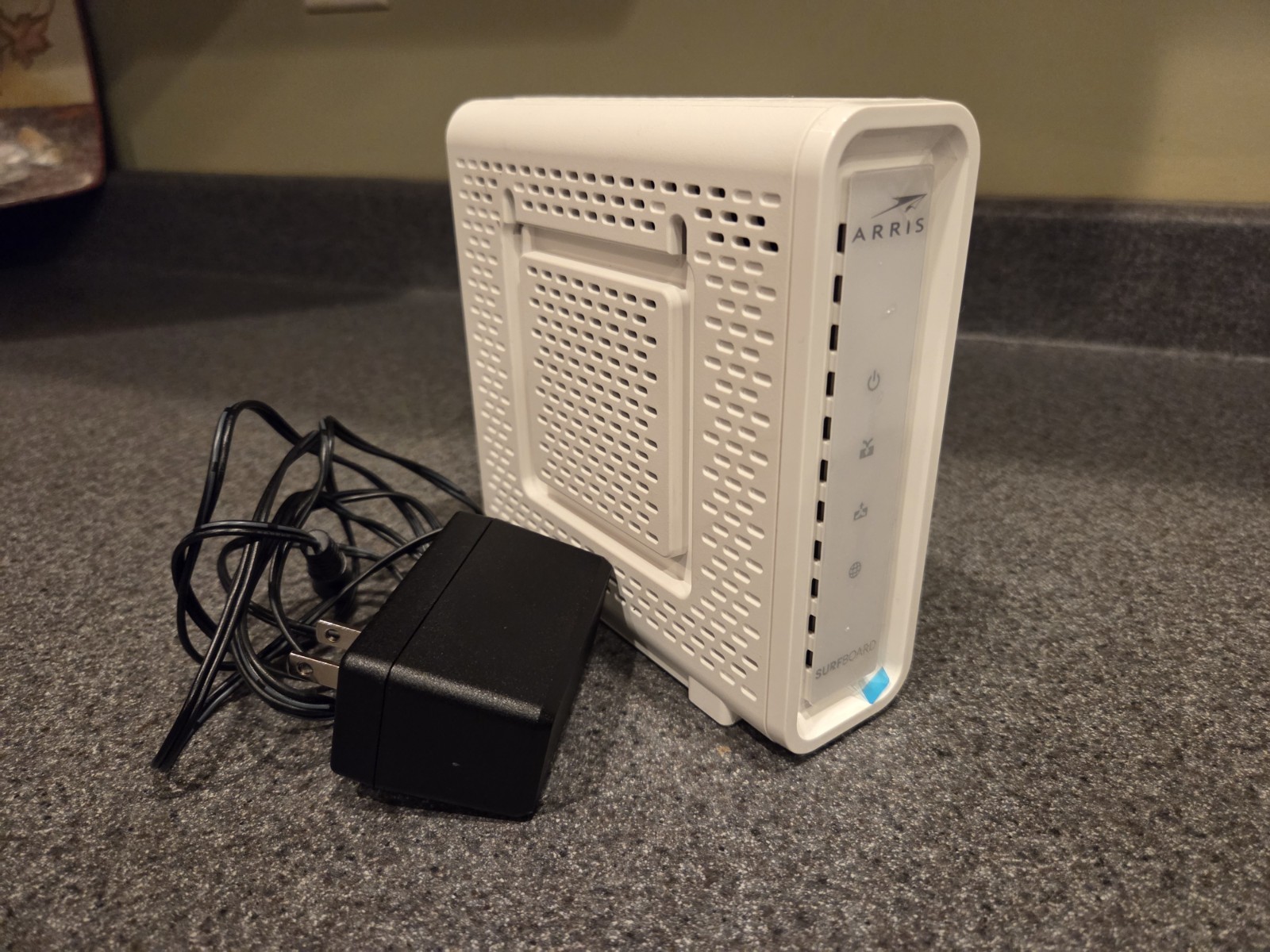 ARRIS SB8200v3 10 Gbps 2 Port Cable Modem Docsis 3.1
