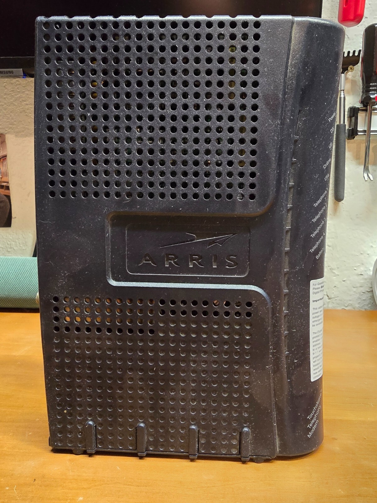ARRIS TM604G Touchstone Cable Modem CT L1-11 + BATTERY + POWER & ETHERNET CORDs