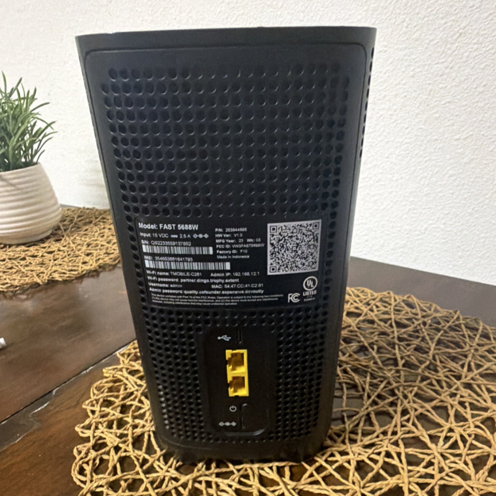 FAST 5688W ADSL Modem & Router Black, 2 LAN Ethernet & USB Ports