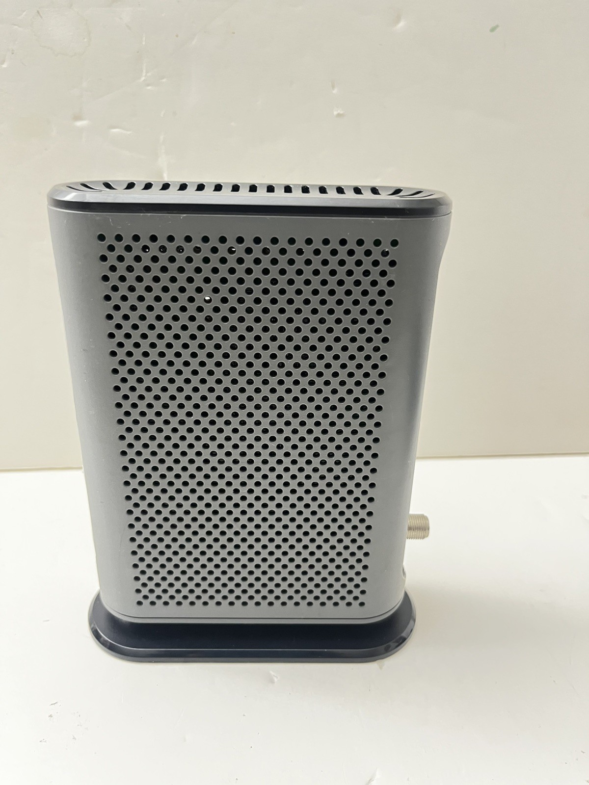 MOTOROLA 16×4 Cable Modem MB7420 / 686 Mbps DOCSIS 3.0 – With No Power Cables