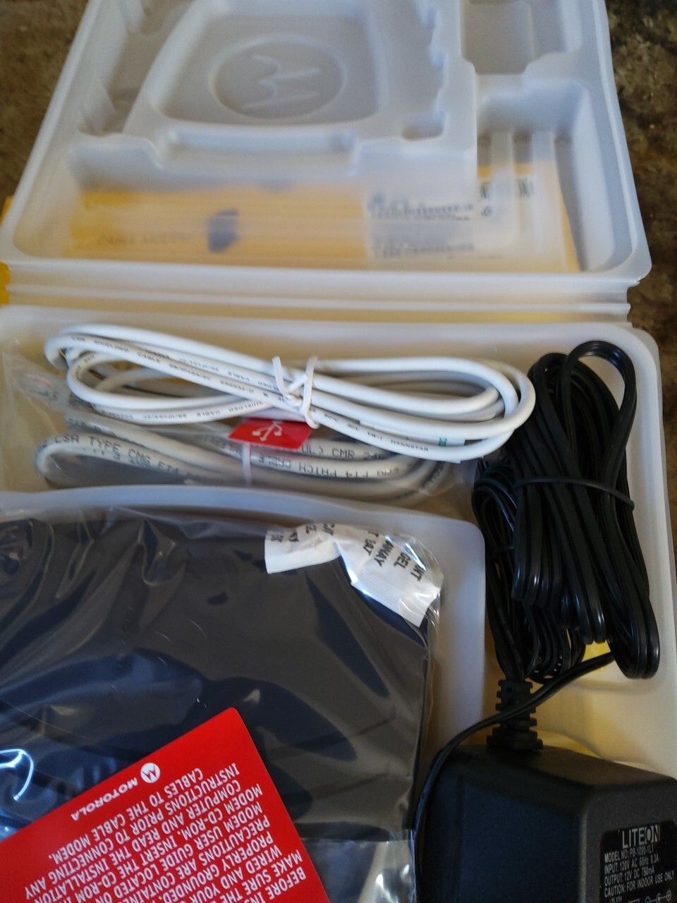 MOTOROLA Surfboard Cable Modem Model SB5100 NEW Open Box