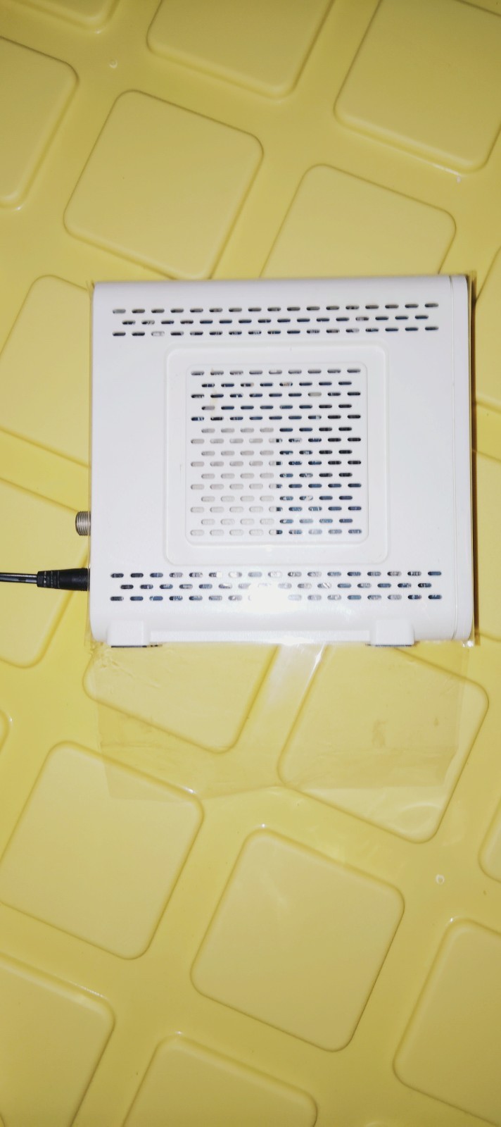 ARRIS Surfboard SB6190-RB DOCSIS 3.0 Cable Modem, White (Renewed)