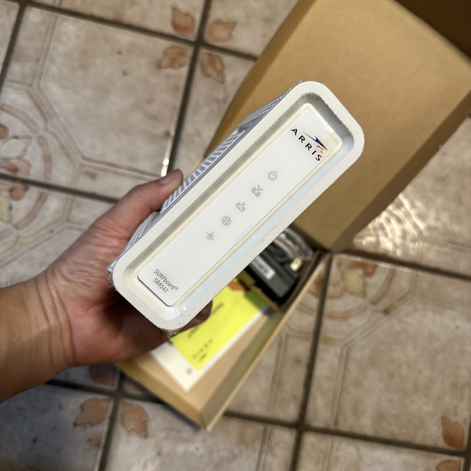 Arris Motorola SURFboard surf board SB6141 Cable Modem