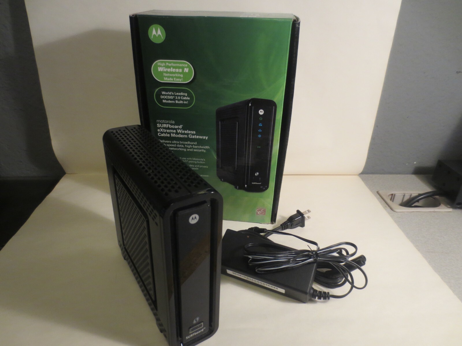Motorola Surfboard SBG6580 DOCSIS 3.0 WIFI Cable Modem D