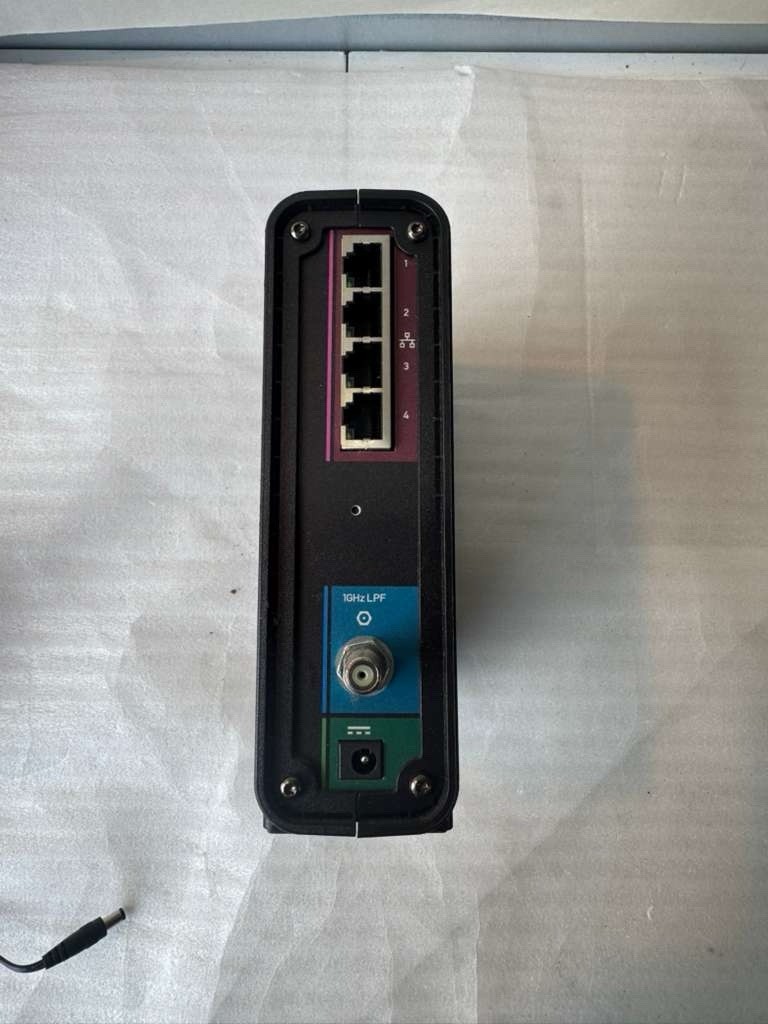 MOTOROLA ARRIS SURFboard SBG6580 DOCSIS 3.0Cable Modem & Wi-F1 Router N300 Dual