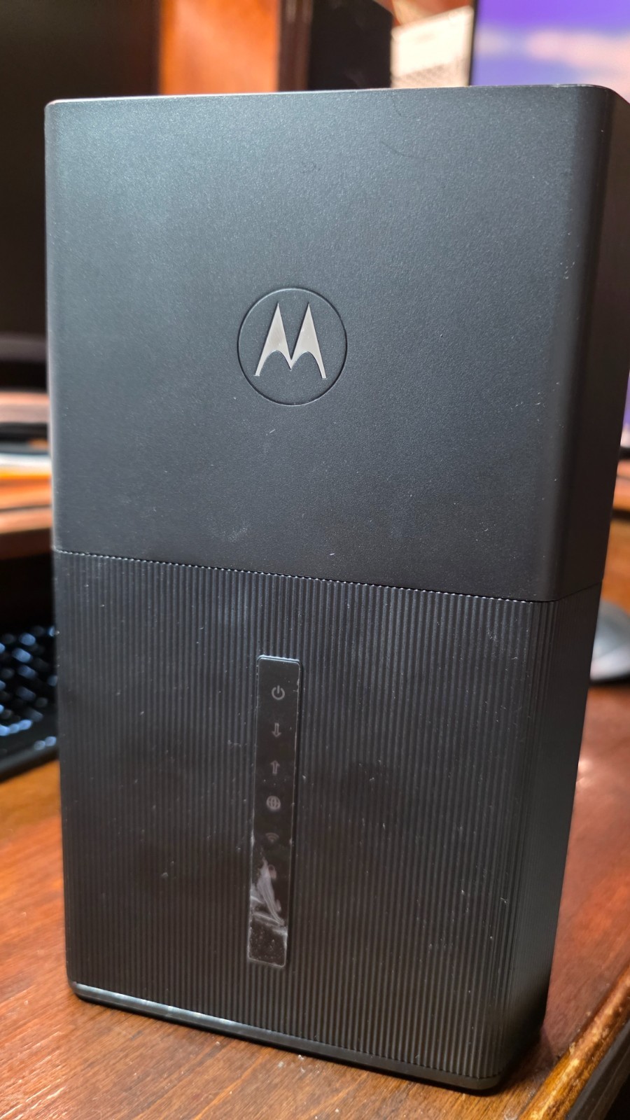 Motorola MT8733 Wireless WiFi Router D3.1 Cable Modem Plus AX 6000 – Functional