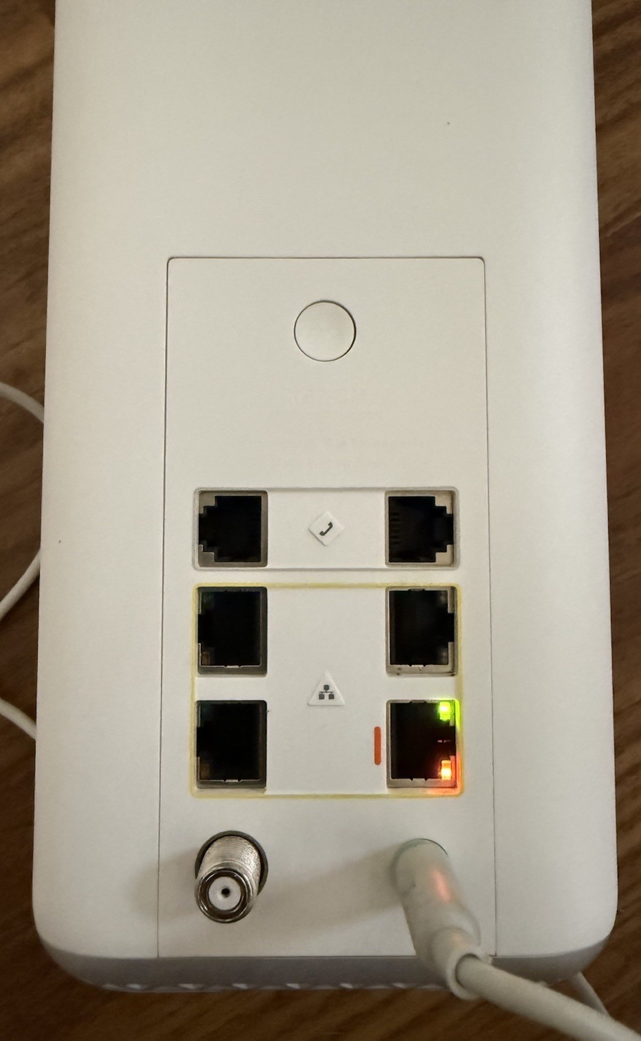 Xfinity XB7-CM Modem WiFi Router With Power Cord – Tested For Power Only