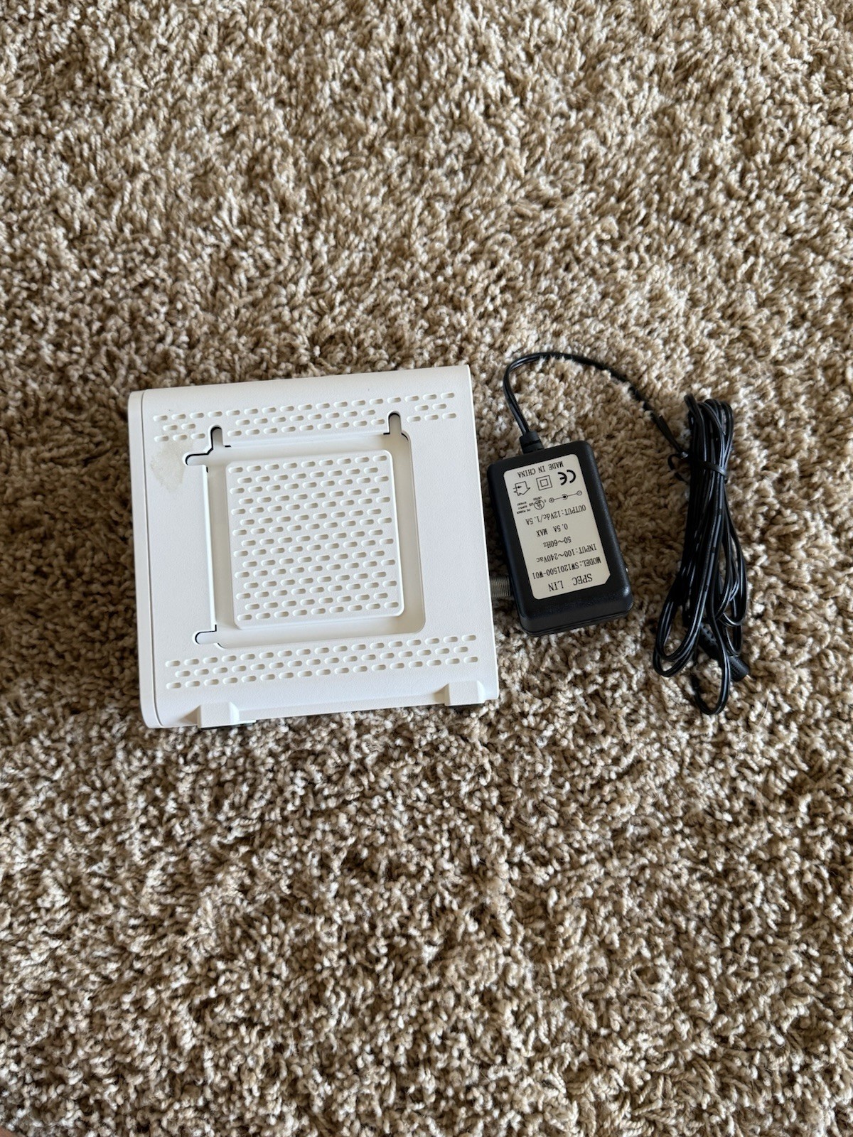 ARRIS Surfboard SB6190-RB DOCSIS 3.0 Cable Modem, White