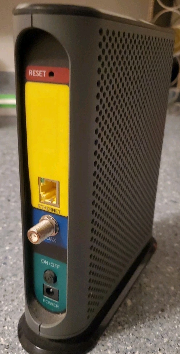 Motorola MB8600 DOCSIS 3.1 Cable Modem. Power Cord Not Included!!