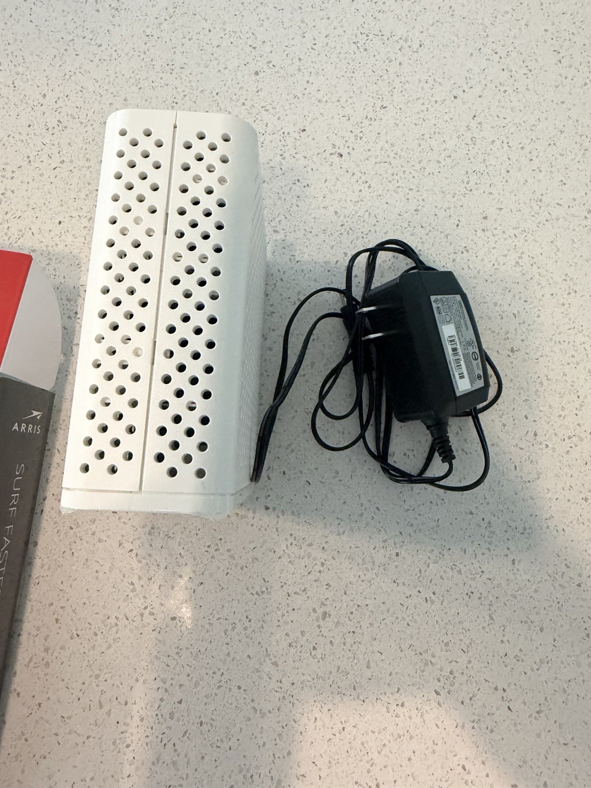 ARRIS SB6183 686 Mbps Cable Modem, White – 59243200300