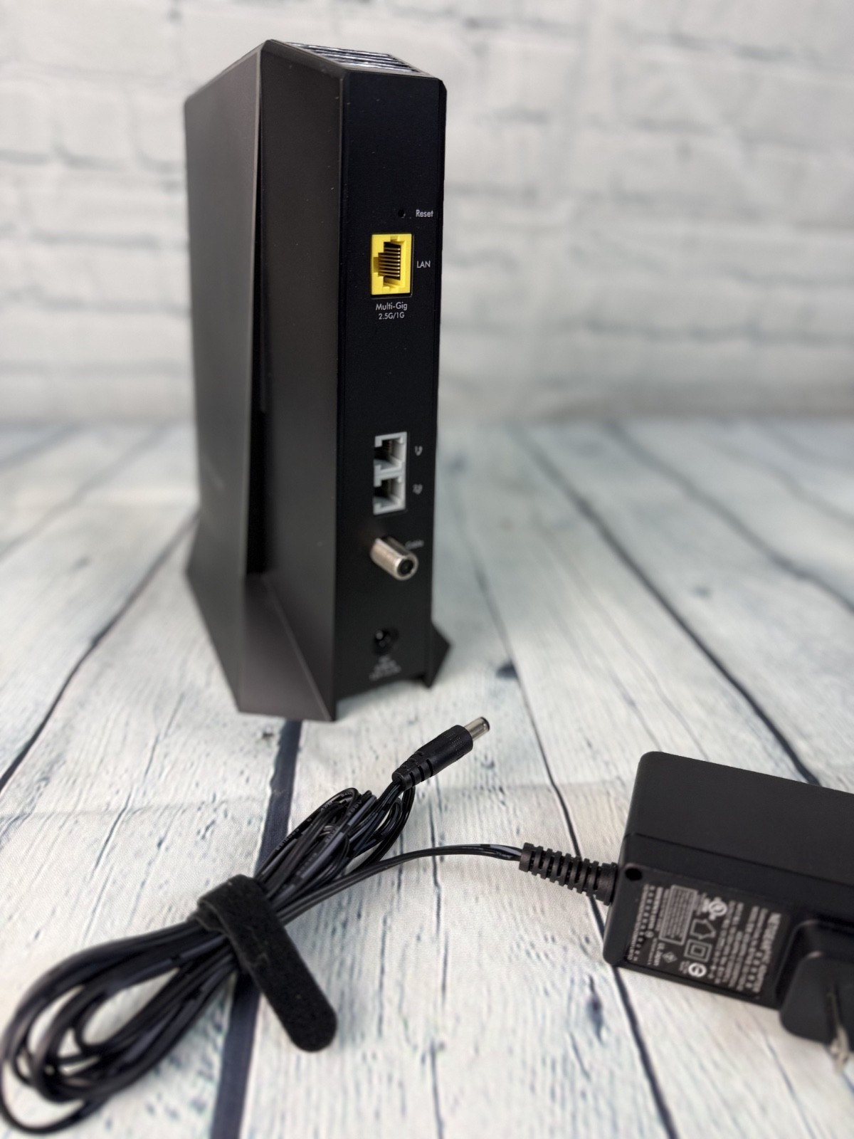 NETGEAR Nighthawk Multi-Gig Cable Modem for Xfinity Voice (CM2050V)
