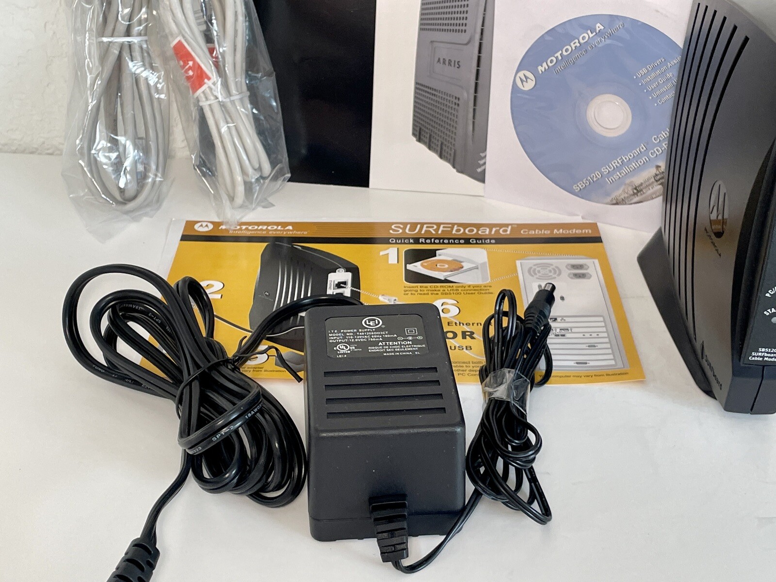 Motorola Arris SURFboard MODEM Model SB5120 Original Box Installation CD &Cables