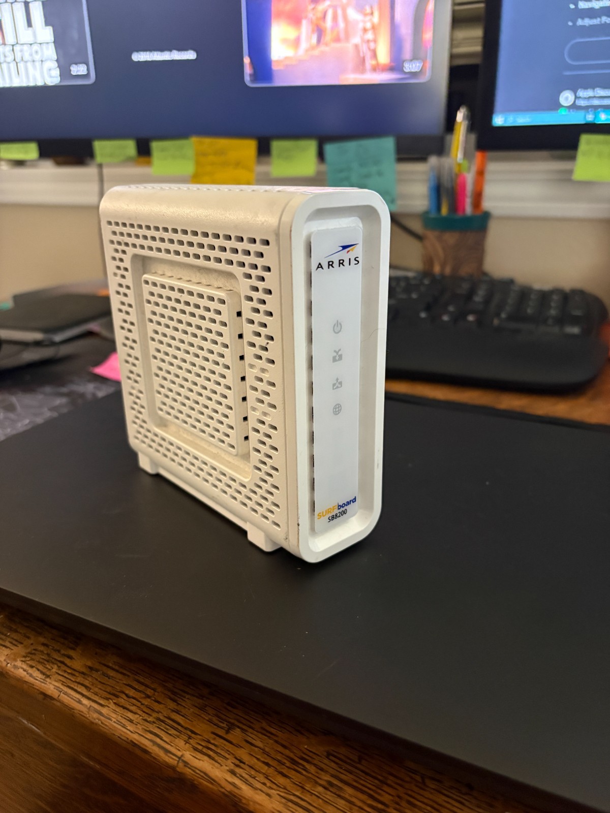 ARRIS SURFboard SB8200 DOCSIS 3.1 10 Gbps Cable Modem 9K