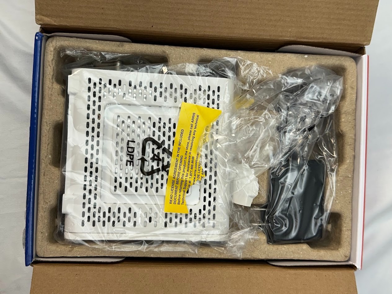 ARRIS SURFboard SB8200 DOCSIS 3.1 10 Gbps Cable Modem